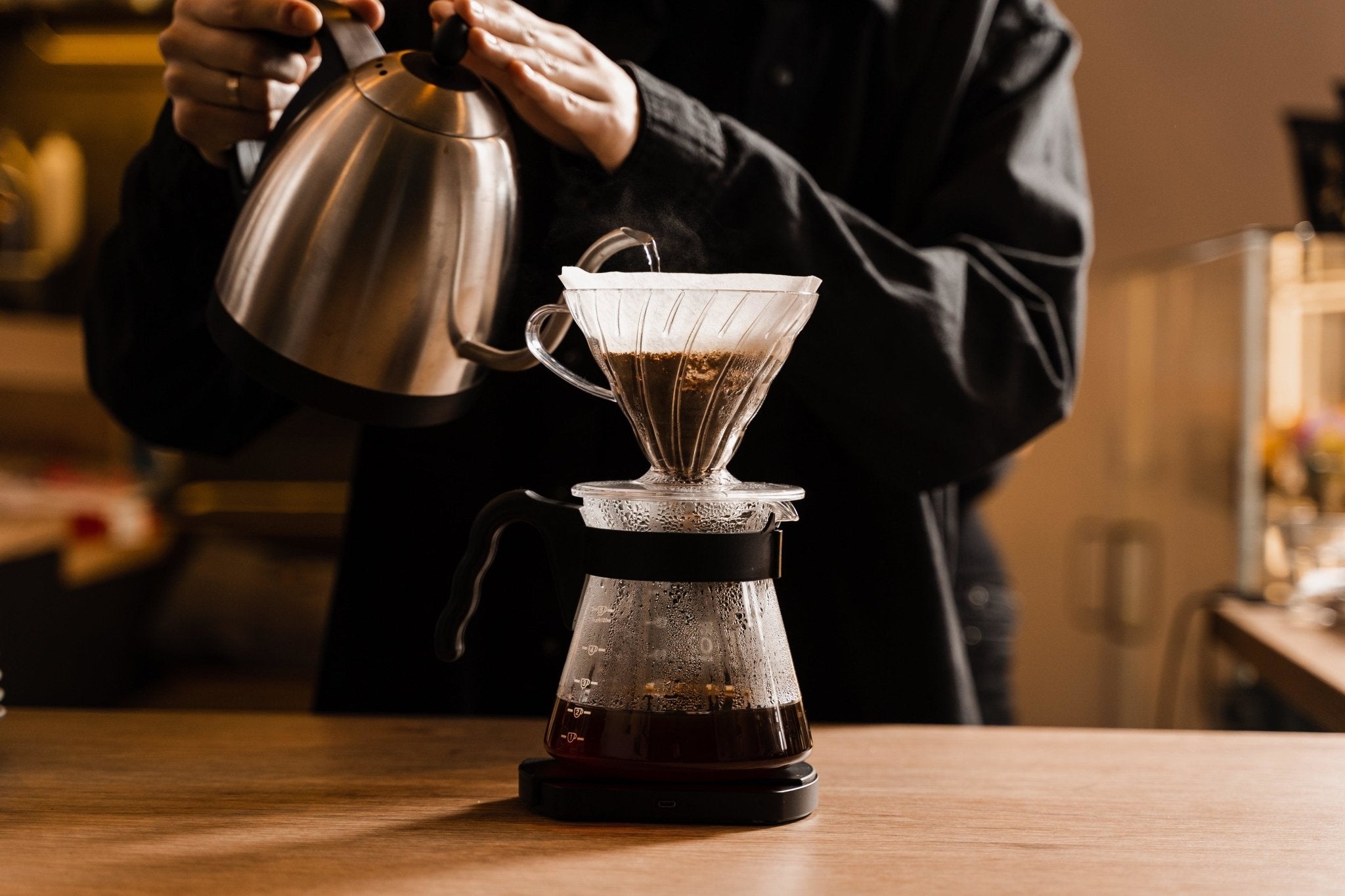 Cómo Preparar Café con Cafetera V60: Una Guía Detallada - Trifecta Café